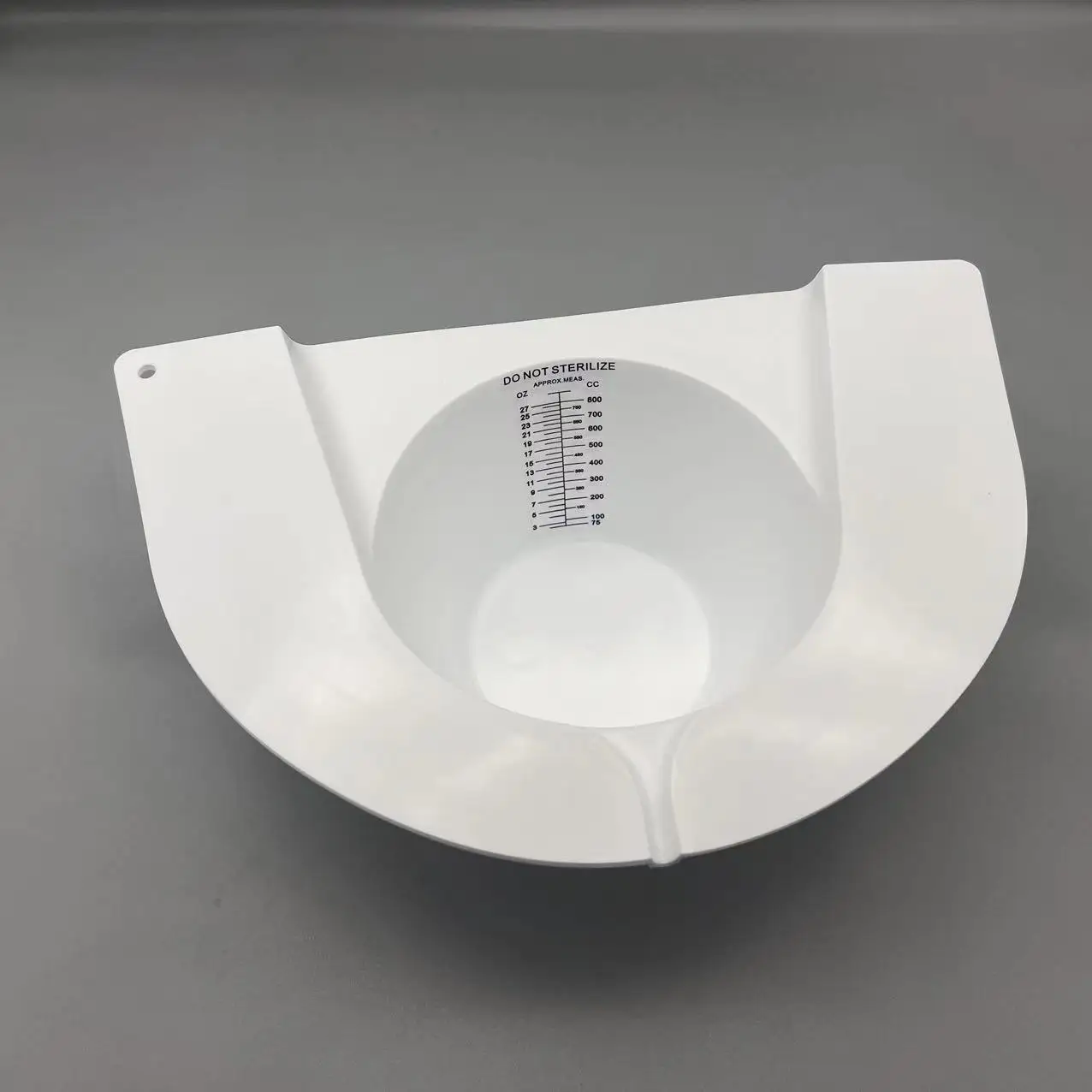 24 Hour 800ml Female Urine Pan Hat Graduated For Specimen Collection