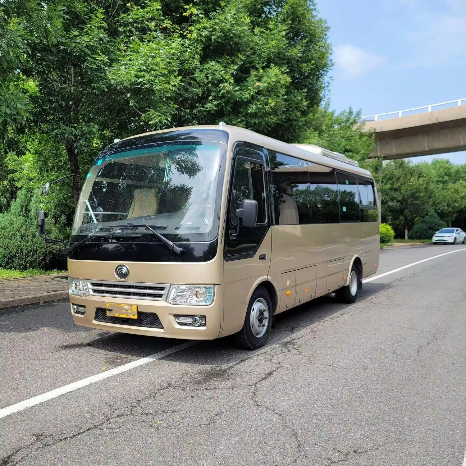Promotion Yu-T0ng Bus RHD 30 Seater Luxury City Buses Front Engine Coaches Second Hand Auto Bus for Sale