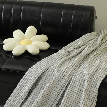 Yarn-dyed Jacquard Waffle Blanket simple classic plush soft cozy blankets Stylish Versatile Breathable 2025