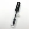 Tube mascara avec dessus noir brillant
