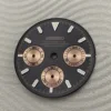 หน้าปัดสีดำ ดัชนีสีโรสโกลด์
