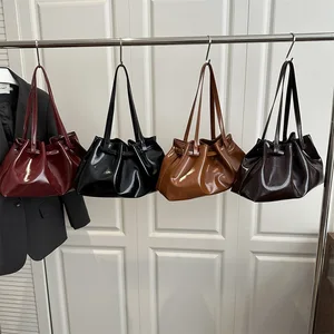 European / American Fashion High-quality Top Layer  PU Pleated Cloud Women's Bag Personalized Fashion High-end Handbag Trend