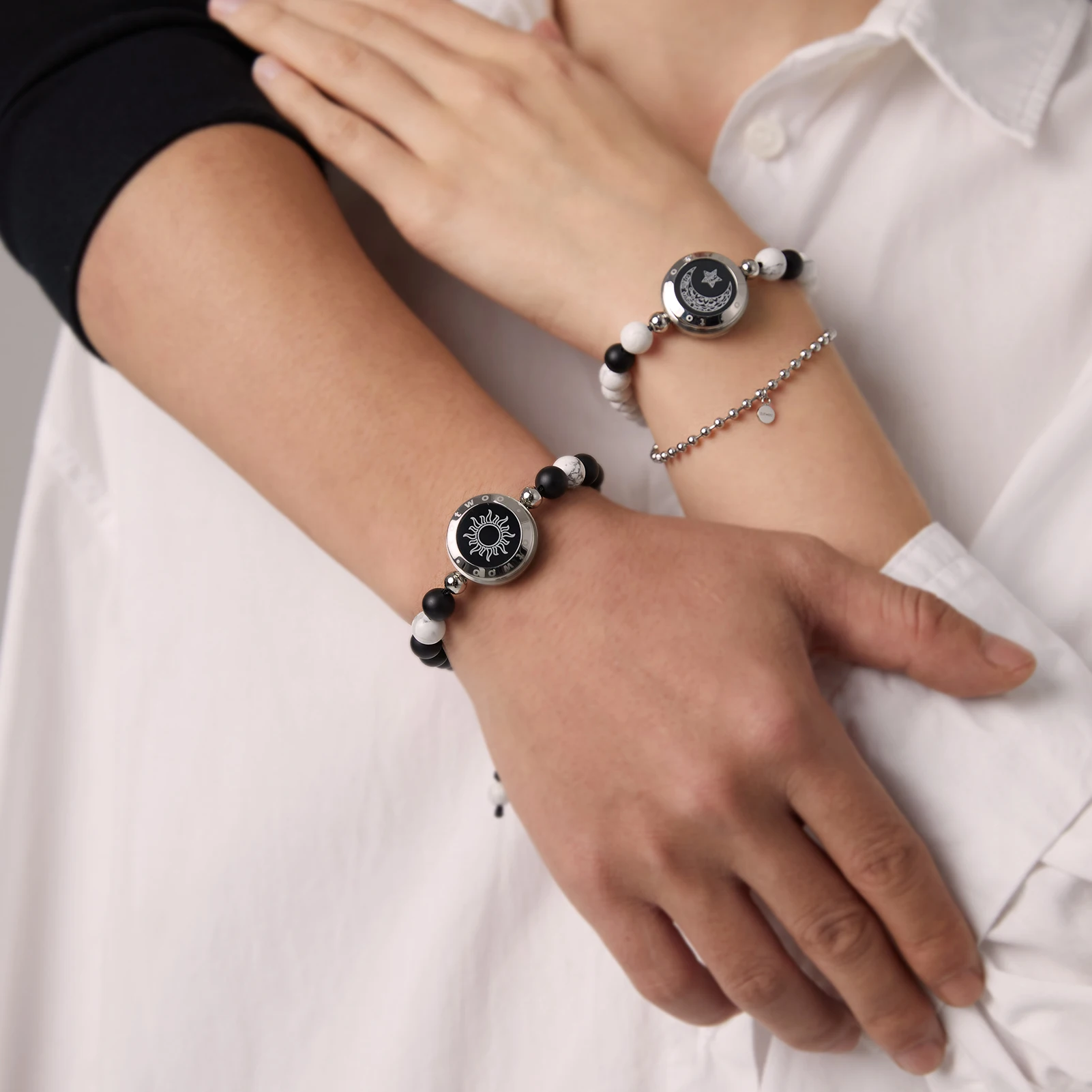 TOTWOO Smart Bracelets Beaded Long Distance Touch Bracelets for Couples  Vibration & Light up Smart Bangle