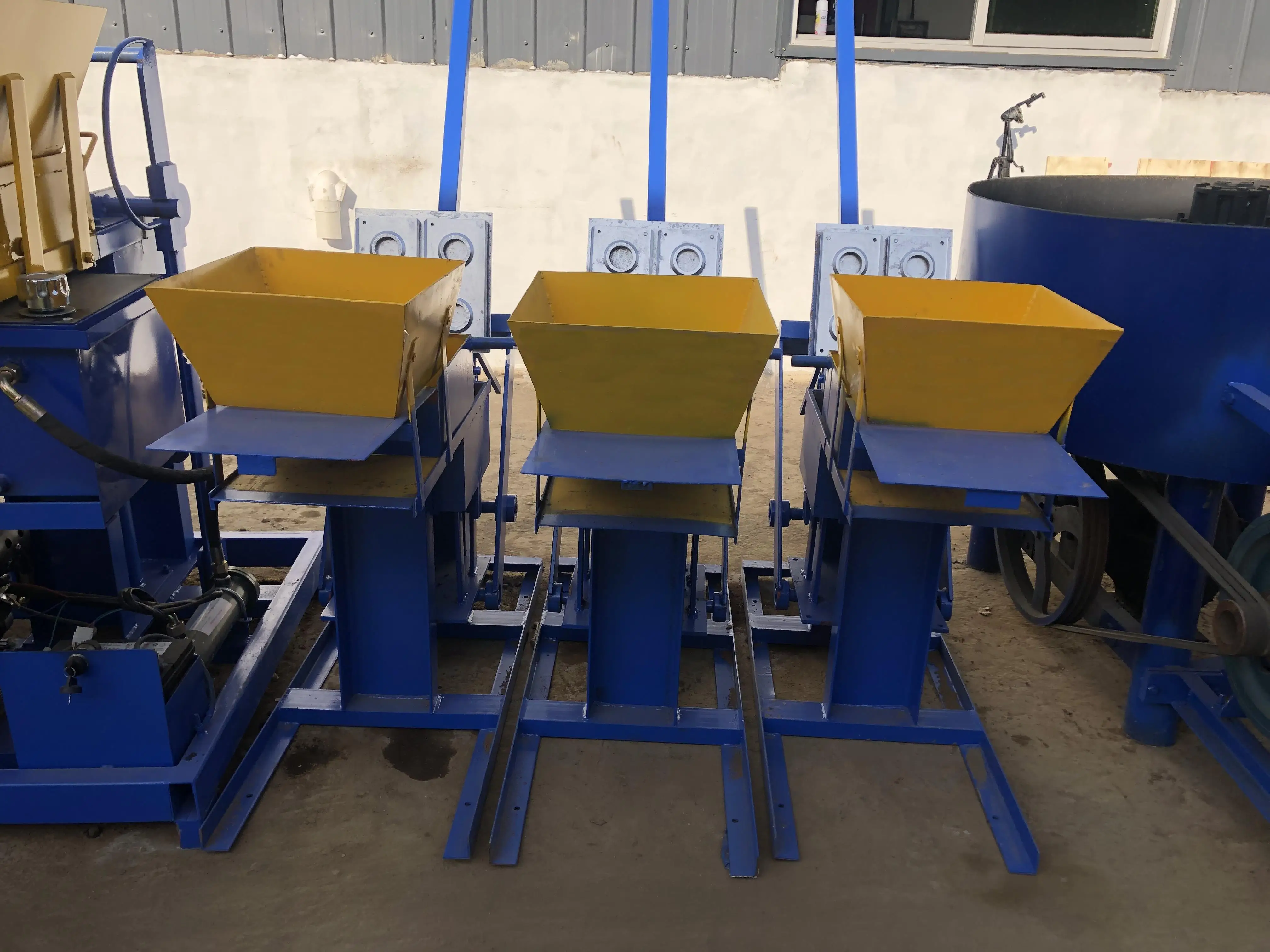 Low Cost Manual Interlocking Clay Soil Brick Making Machine logo Bricks Earth Block Machine in Small Size Clay Machine