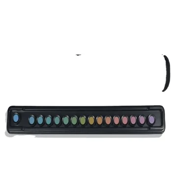 Farnsworth-Munsell Dichotomous D-15テストを使用して色覚障害を