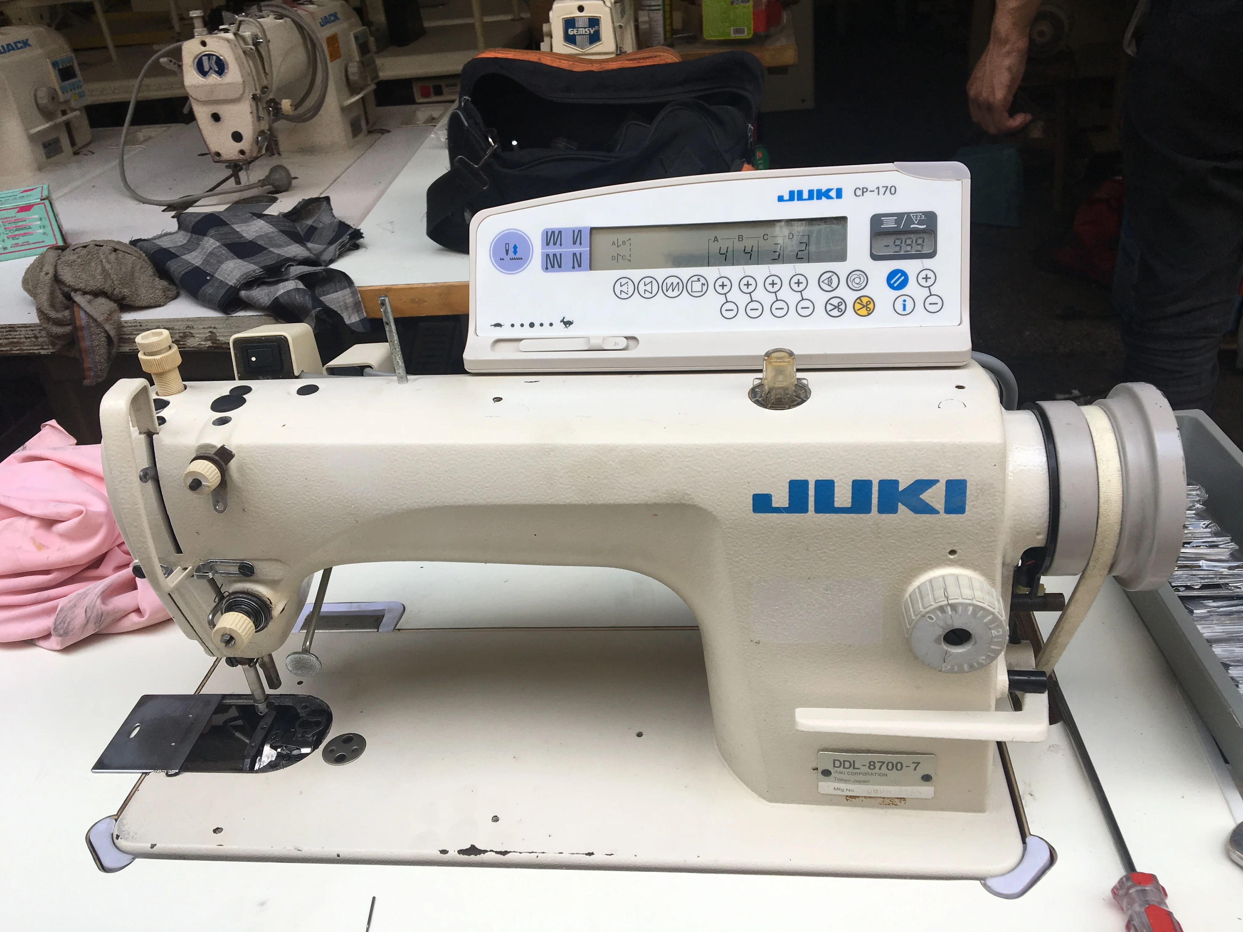 JUKI DDL8700シングルニードルフラットベッド本縫着機高速中古工業用 