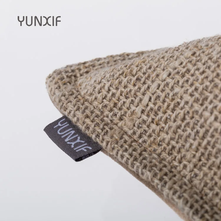 Housse de coussin japonaise minimaliste marron infroissable_voghion.com