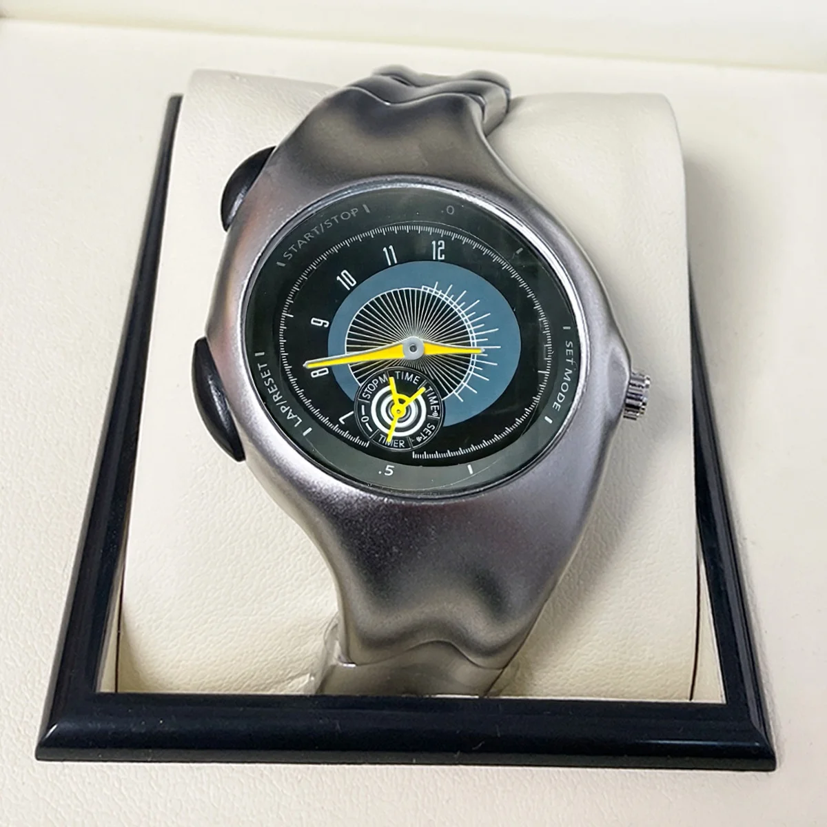 Retro Y2K Crash Melting Twisted Quartz Watch for Men