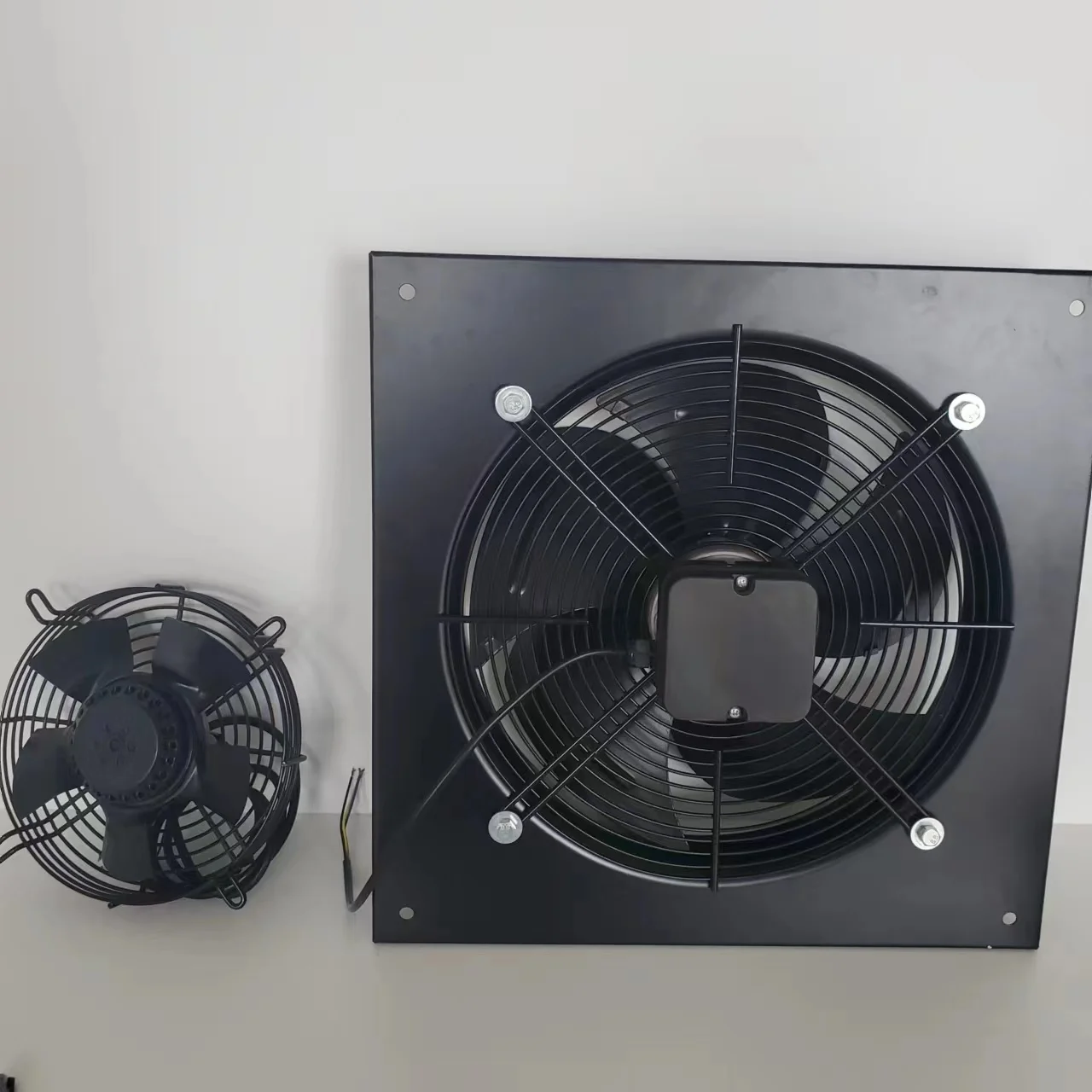 High Efficiency IP44 350mm Axial Flow Fan with External Rotor Blower Motor and Panel for Manufacturing Plants and Hotels