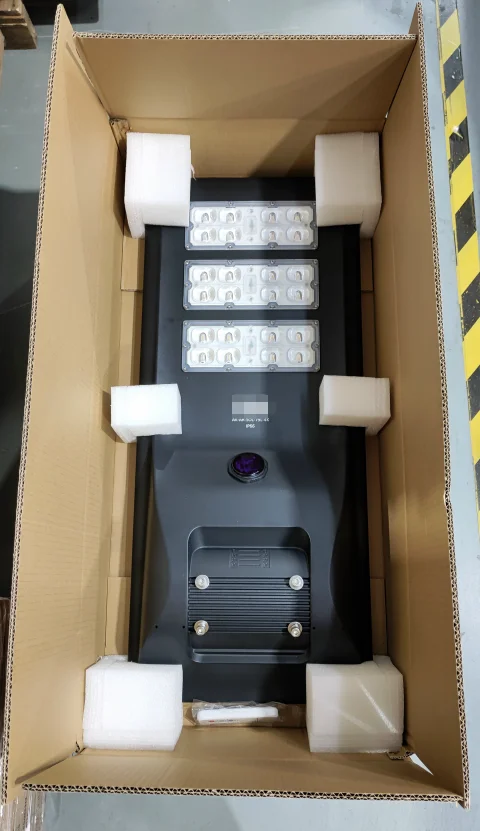 Outdoor IP66 Waterproof 40W 60W 80W Solar LED Street Light Integrated Microwave Sensor
