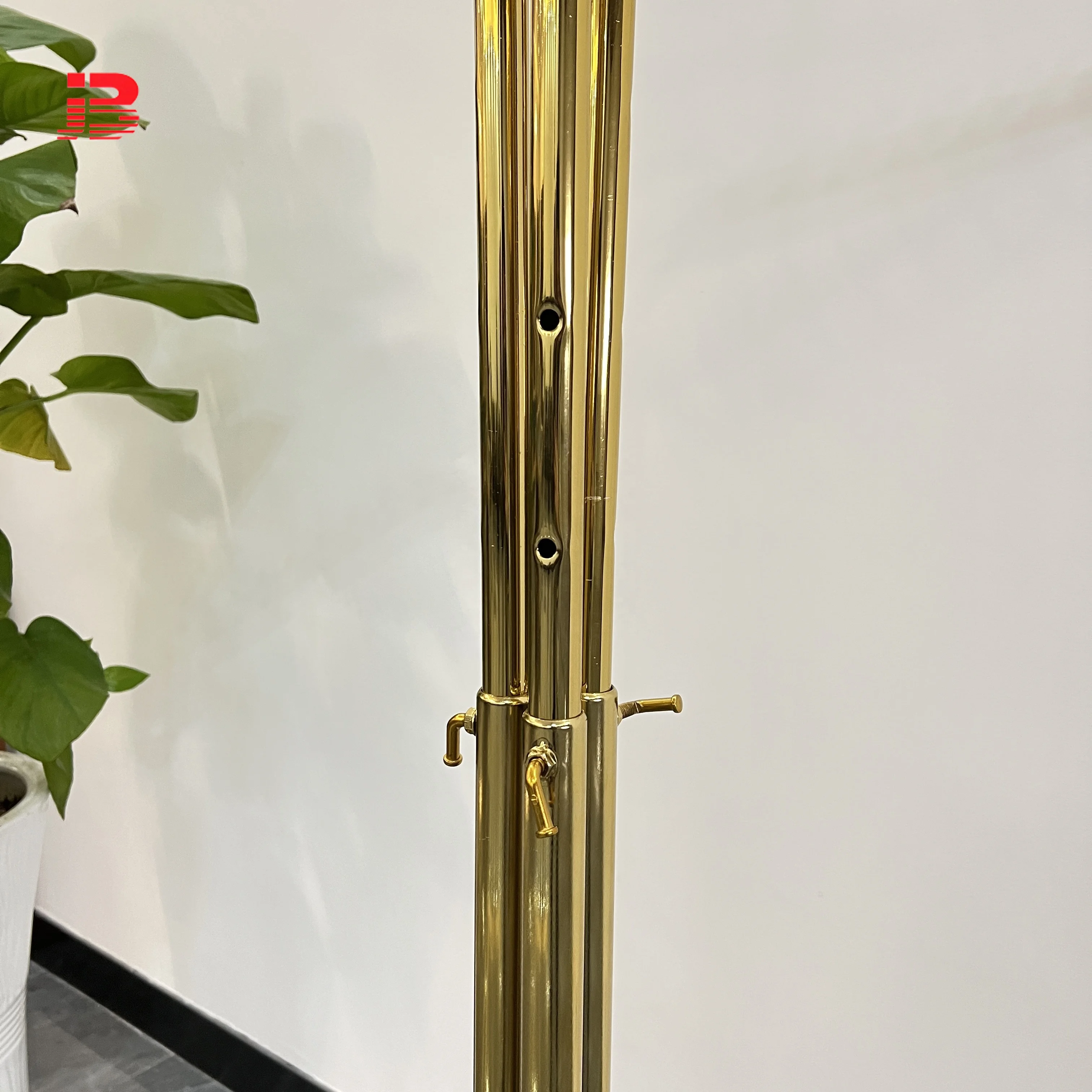 Heavy-duty Metal Garment Gold Clothing Display Rack supplier