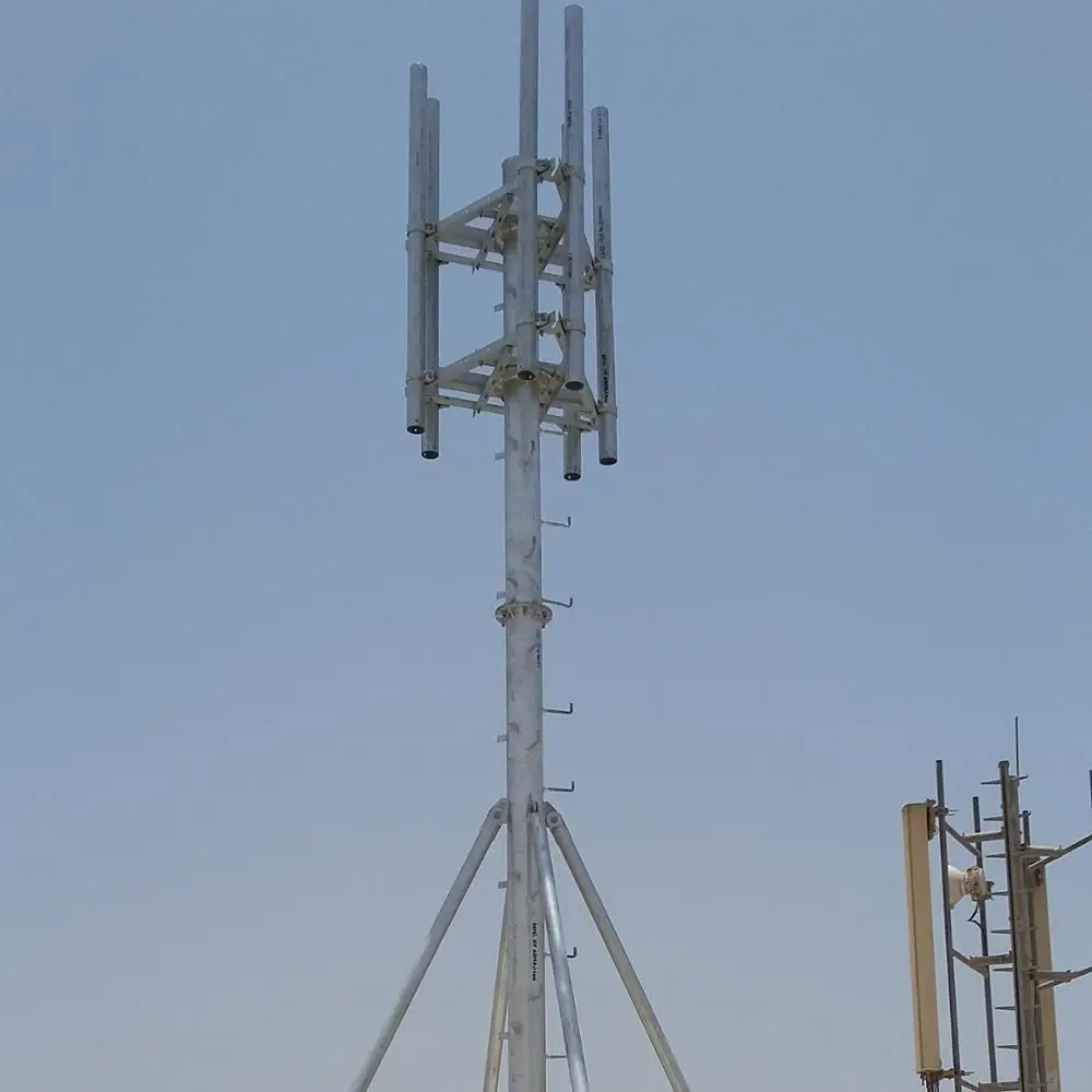 21 m hoher Telekommunikationsturm mit eckigem Dach