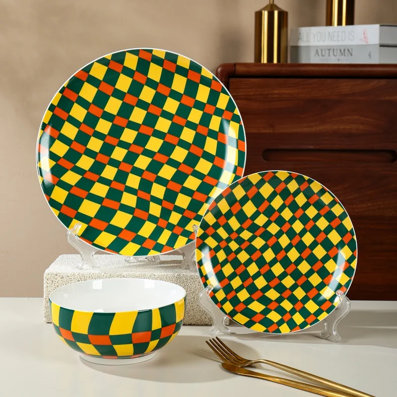 Wholesale Porcelain Reusable Round Shape Cubic Lattice Design Ceramic Dinnerware Dessert Plate Home Tableware Dinnerware Set