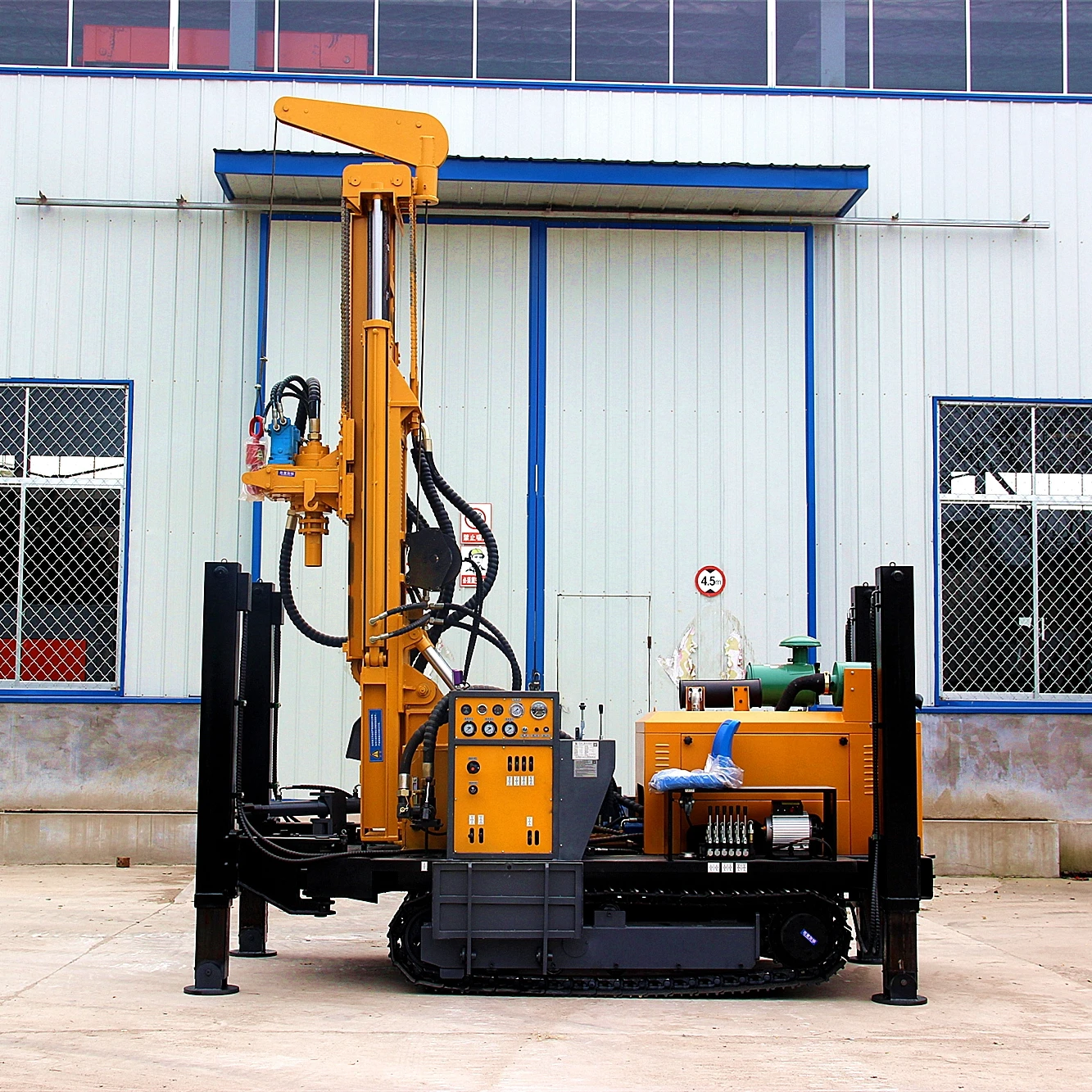 
 200m depth crawler mounted rotary water well drill rig machine for sale