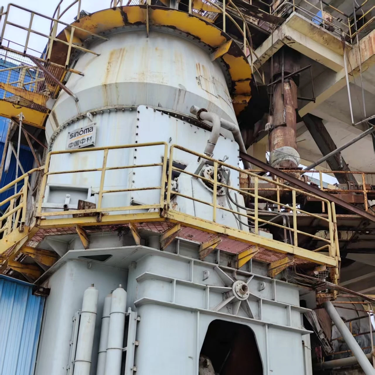50-70TPH Used Grinding Vertical Mill TRMS32.2 with Motor & Gearbox  in Extremely Good Condition for Sale