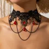 Collana con strass rossi