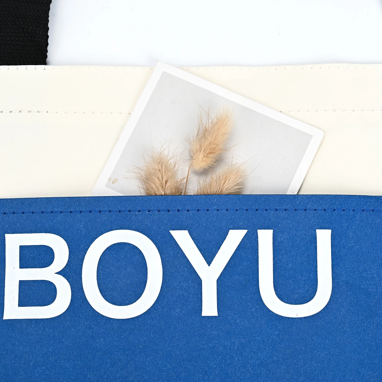 Hot Selling Custom Logo  DuPont Paper  Bags Thickened Waterproof Flexible Handbag with Logo for Shopping details