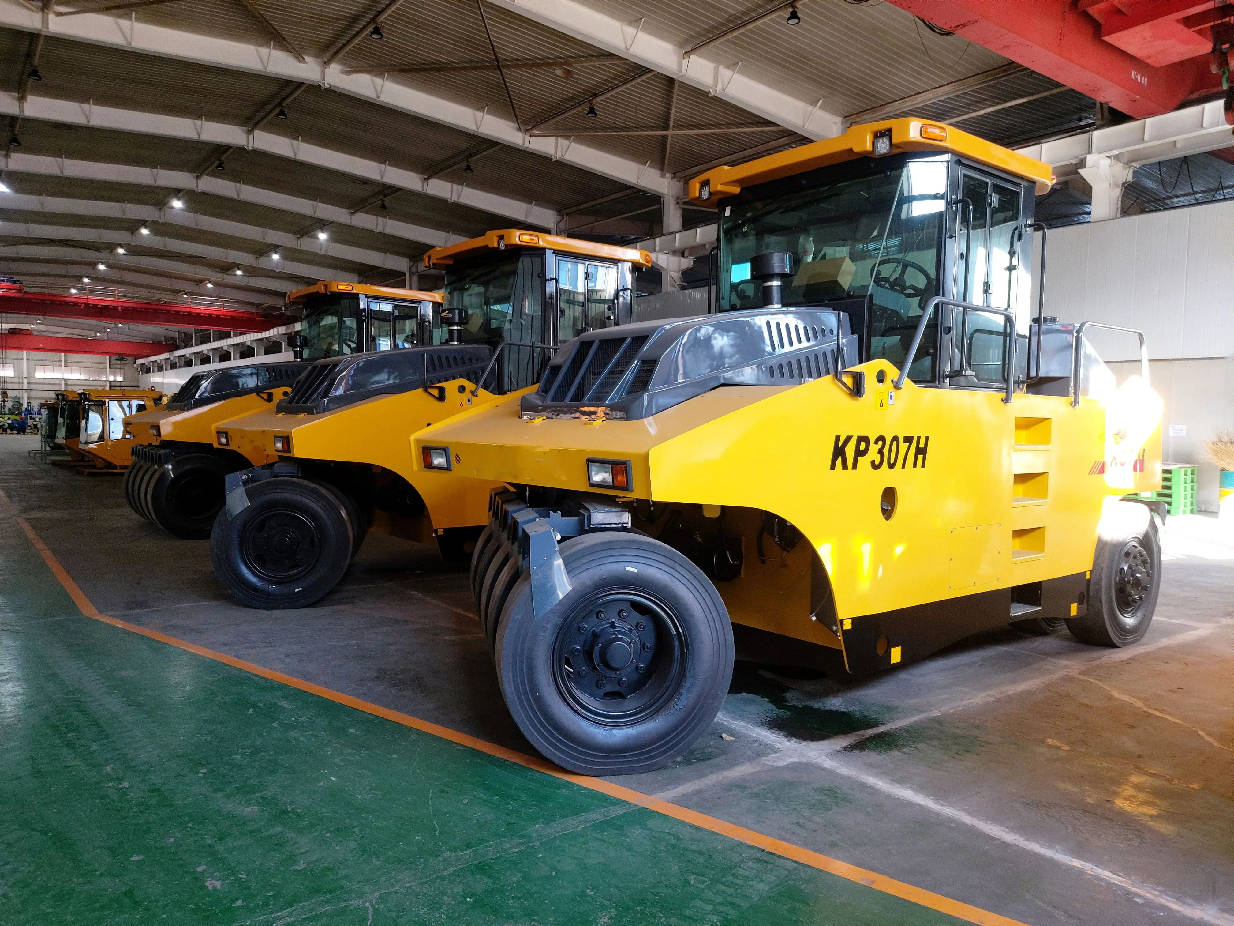 Вибрационная дорога небольшая прогулка за дорожным уплотнителем 26 тонн низкий расход топлива отличная цена в Южной Америке