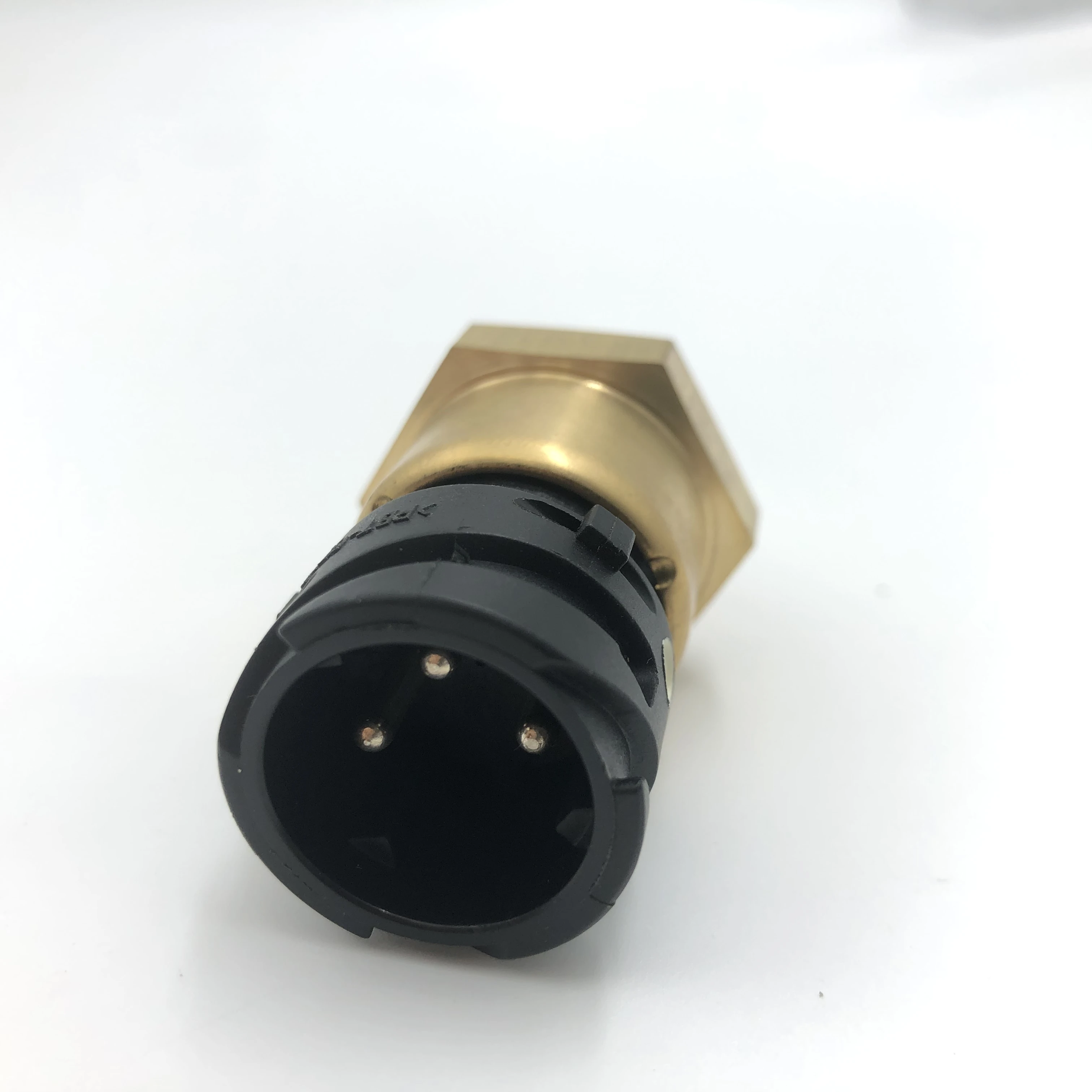 VOE20829689 20829689 Oil Fuel Pressure Sensor for VOLVO FH12 FH16 FM10 FM12 NH12