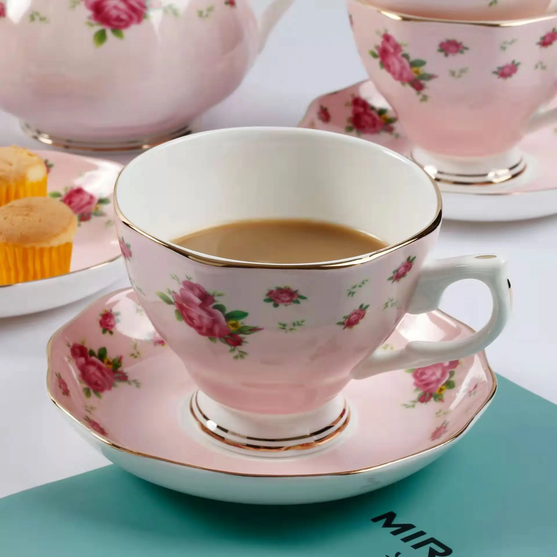 English Afternoon Tea Cup And Saucer Set 200ml Custom Design Bone China