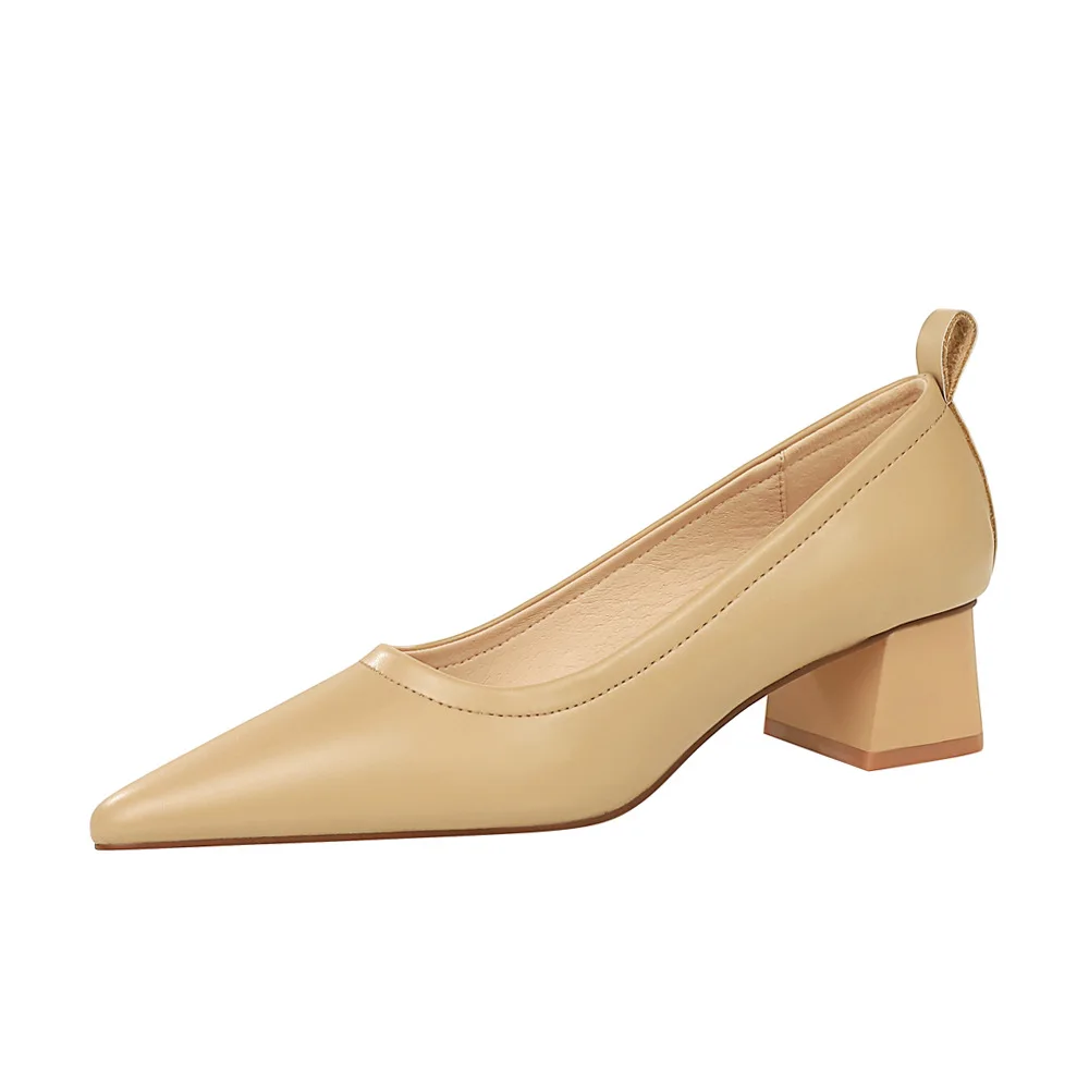 Soft Leather Comfortable Light Daily Walking Shoe for Women