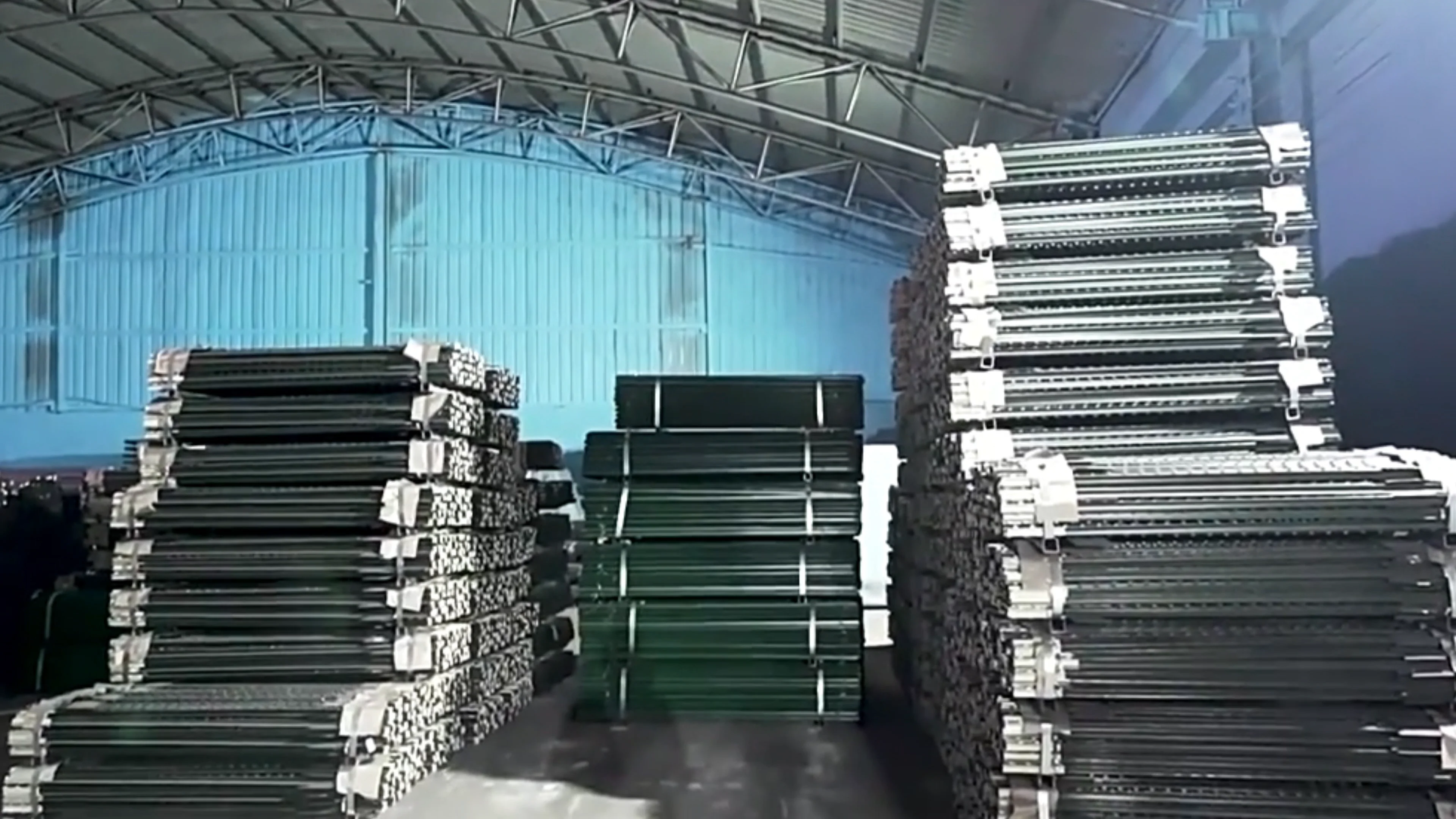 American Farm 6 Ft Galvanized Steel Iron Green Metal Studded T Fence