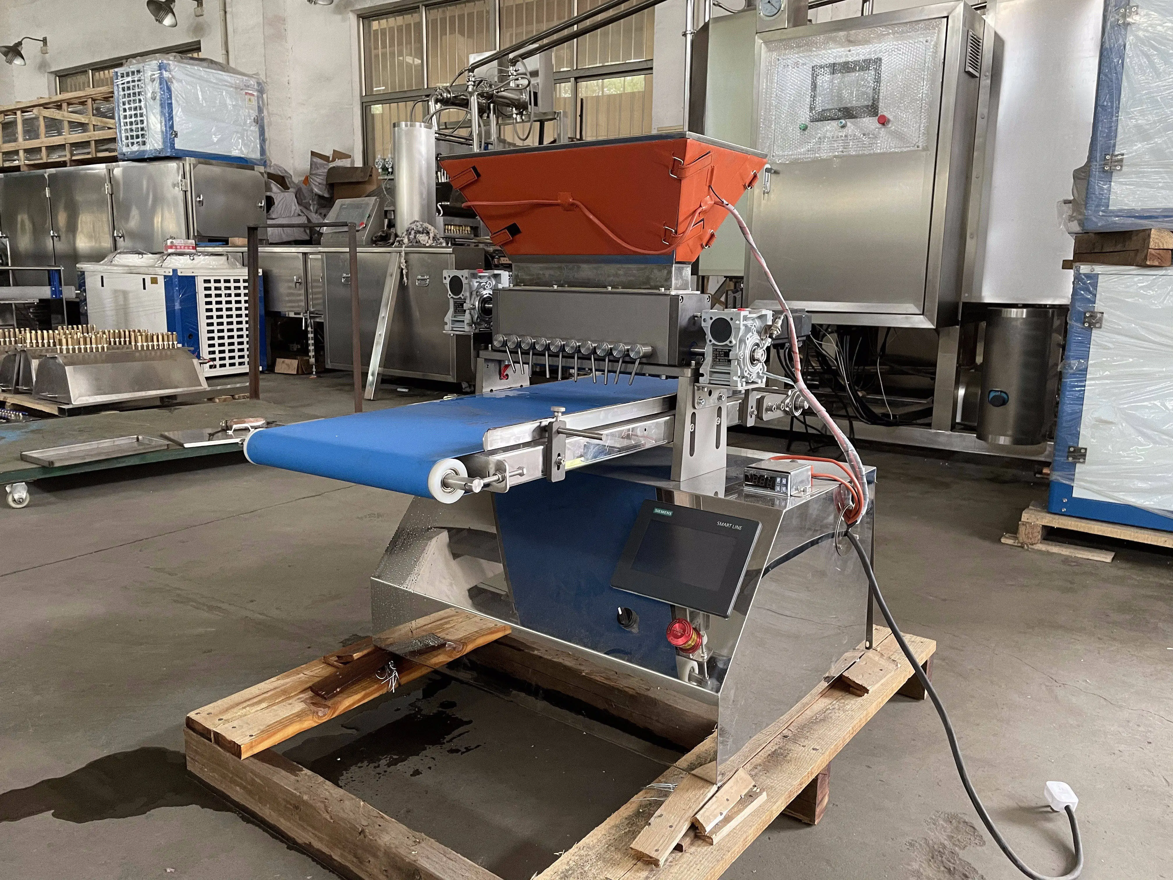 Multi-function Small Mini Vitamin Manufacture Automatic Production Part Fruit Jelly Bear Gummy Candy Bear Depositor Make Machine