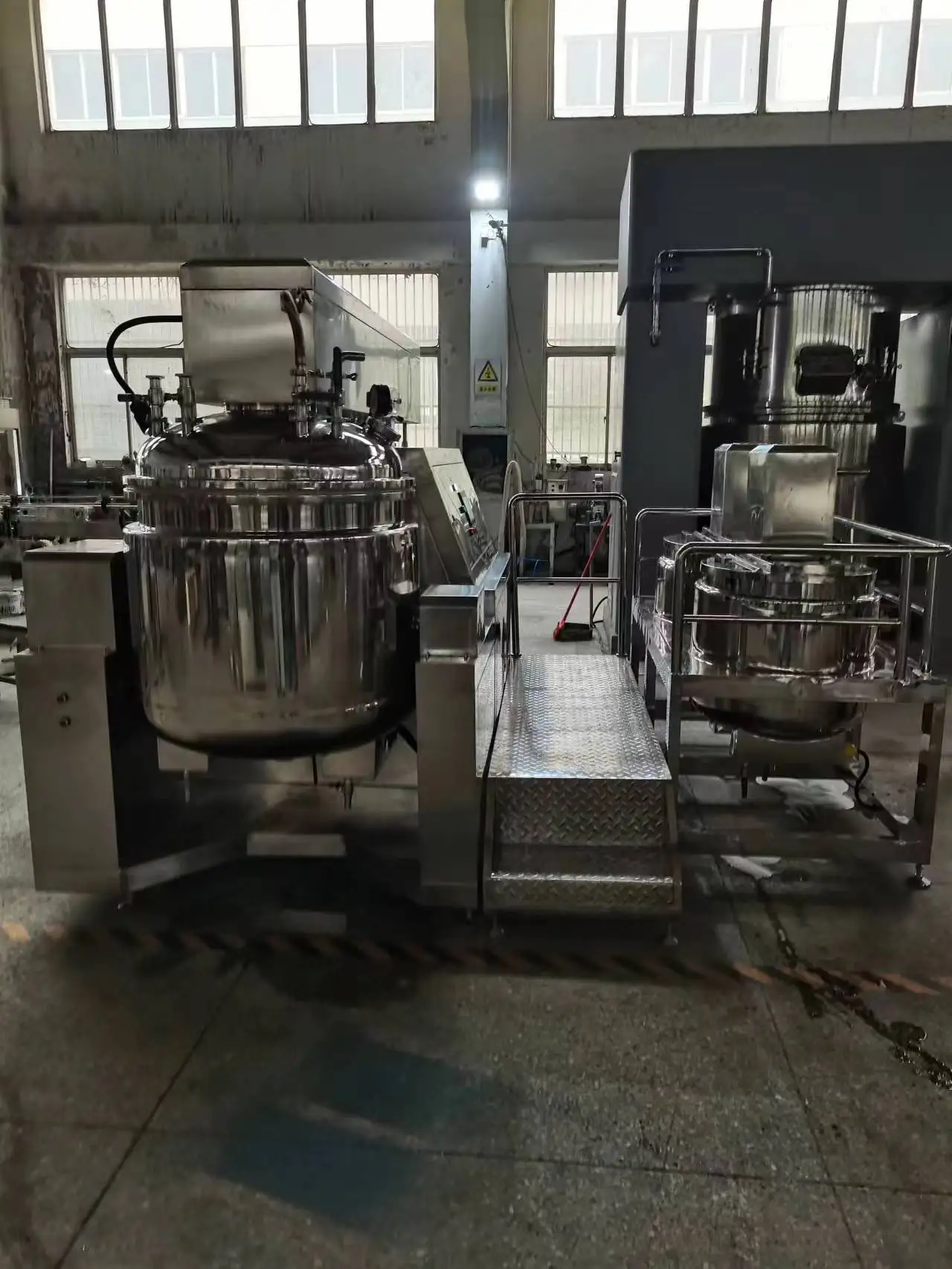 Автоматический Вакуумный гомогенизирующий эмульгатор/машина для изготовления гелевых эмульгаторов/Оборудование химической