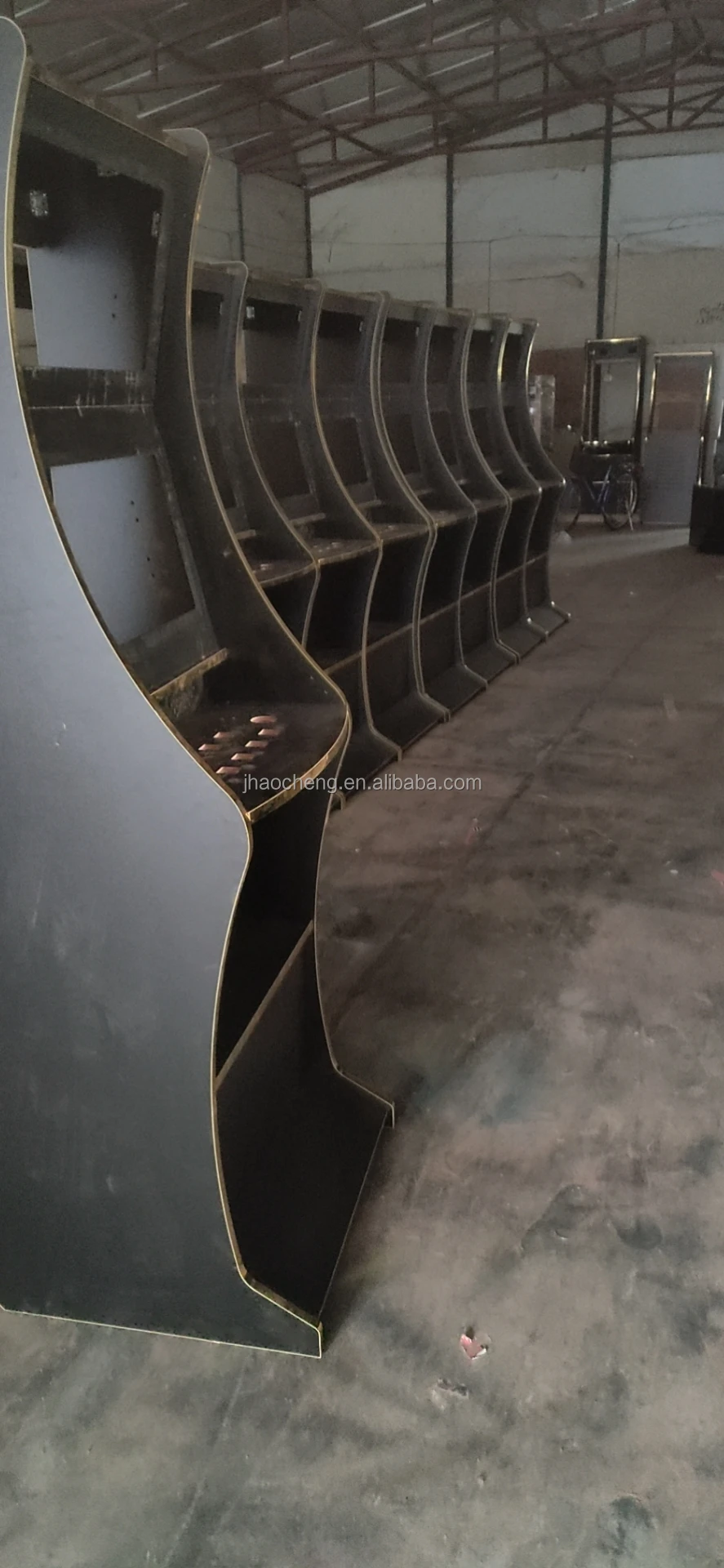 32 Inch Game Cabinet Curved Touch Monitor Electronic Gaming Equipment Metal