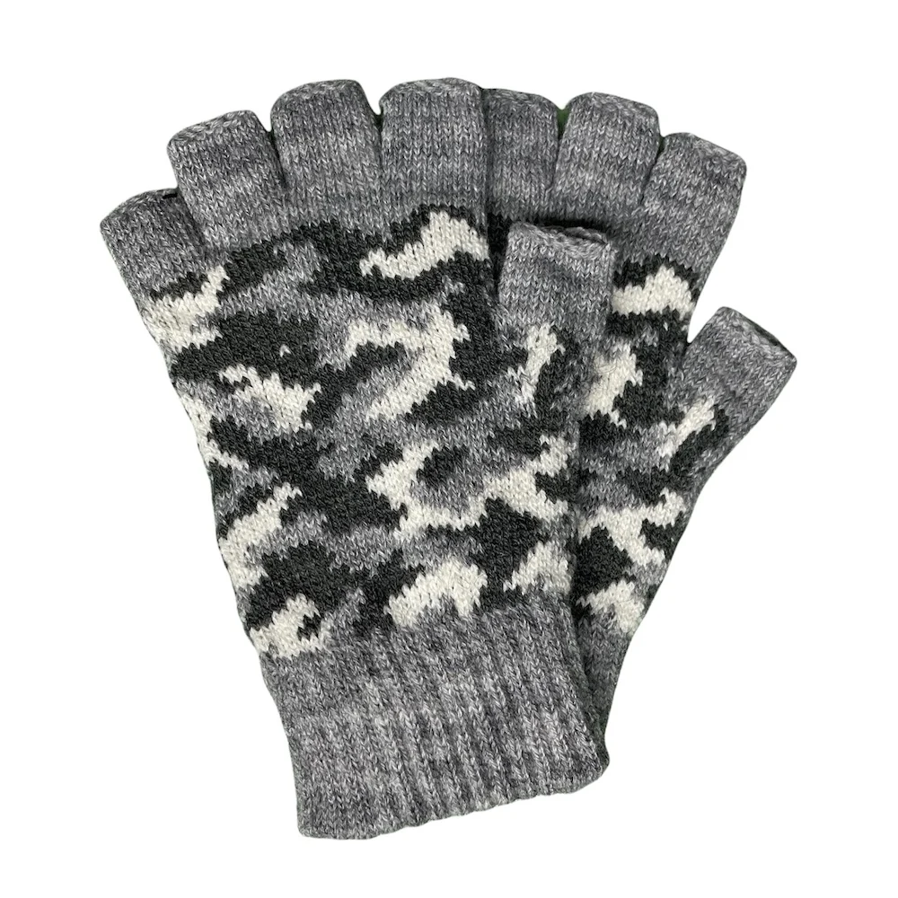 Магические перчатки с камуфляжным узором