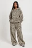 Leopardo Blanco Amarillo