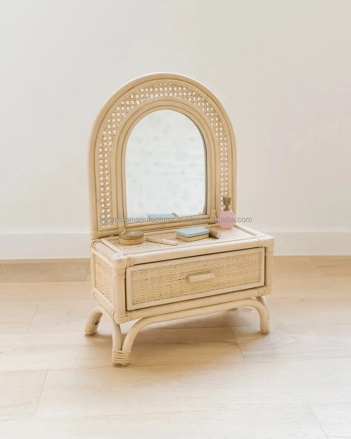 Ecofriendly Arch Kids Rattan Floor Vanity Furniture For Kid Room