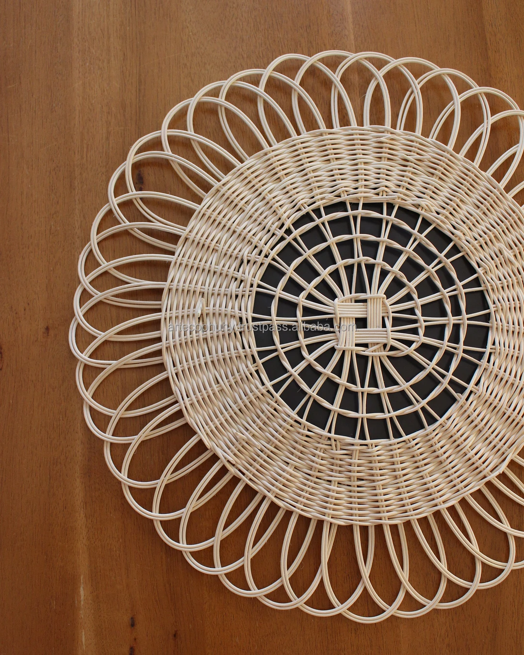 Cheap Price Product Rattan Charger Plates High Quality Flower Fringe