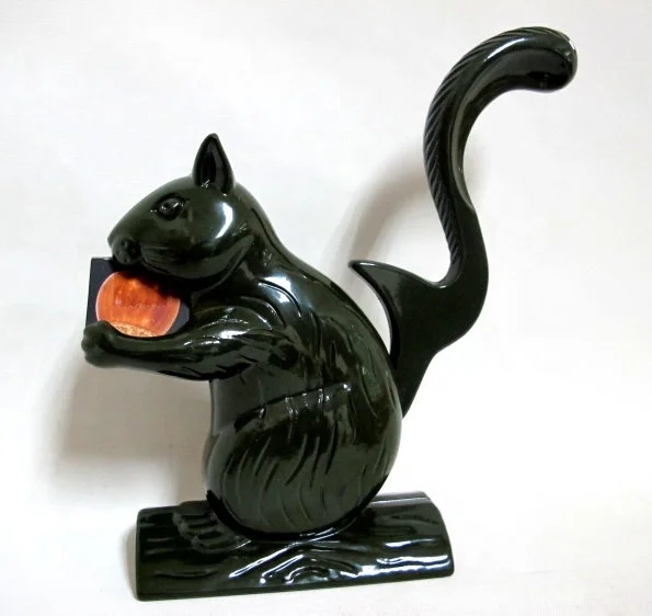 Алюминиевый щипцы для орехов в форме белки инструменты