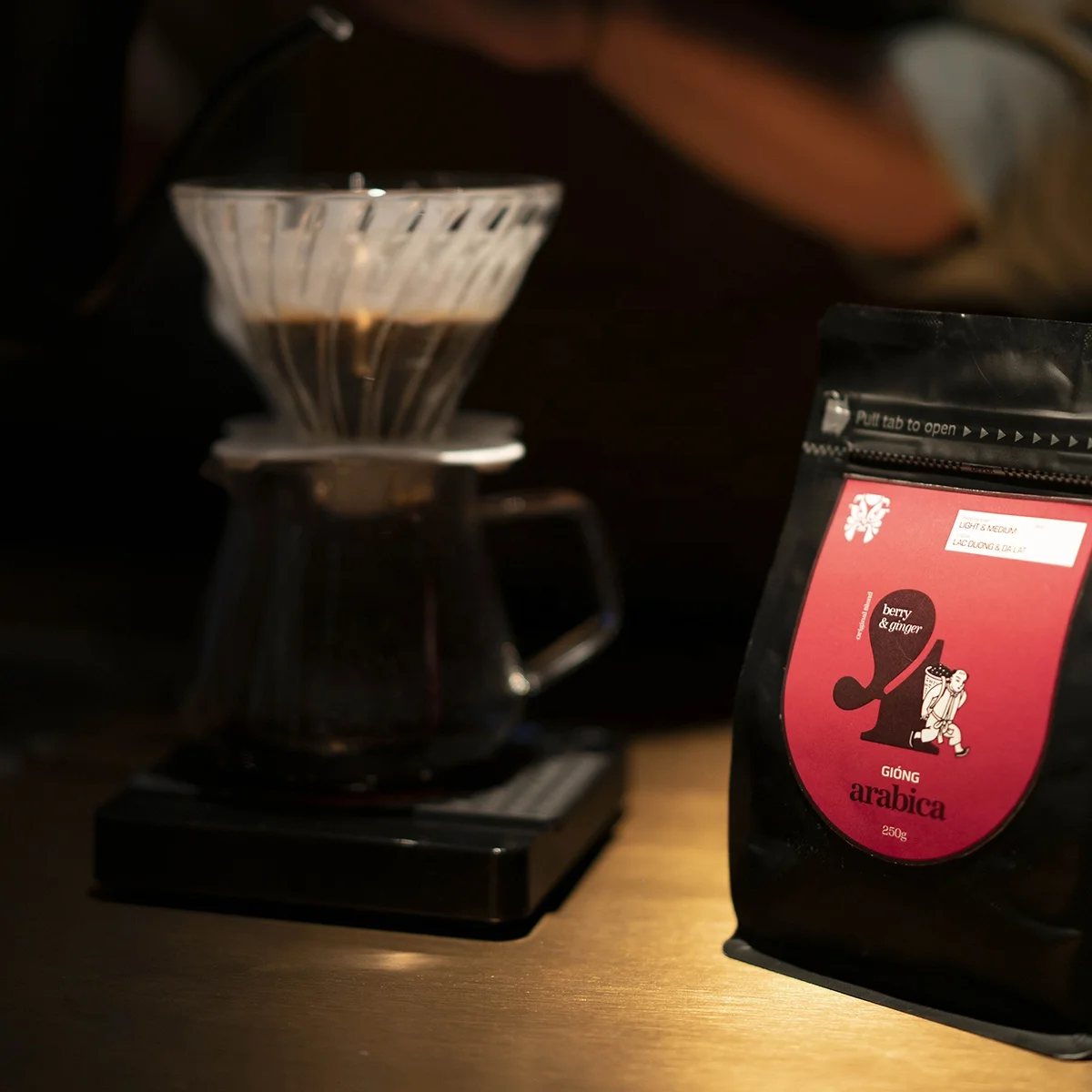 Giong Arabica 4-согревающий кофе вьетнамский лучшее качество конкурентоспособная цена 100% Арабика жареные кофейные зерна