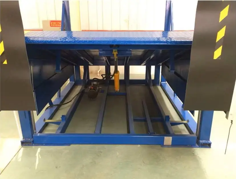 Hydraulic dock leveler boarding bridge for logistics in slaughterhouses and industrial buildings