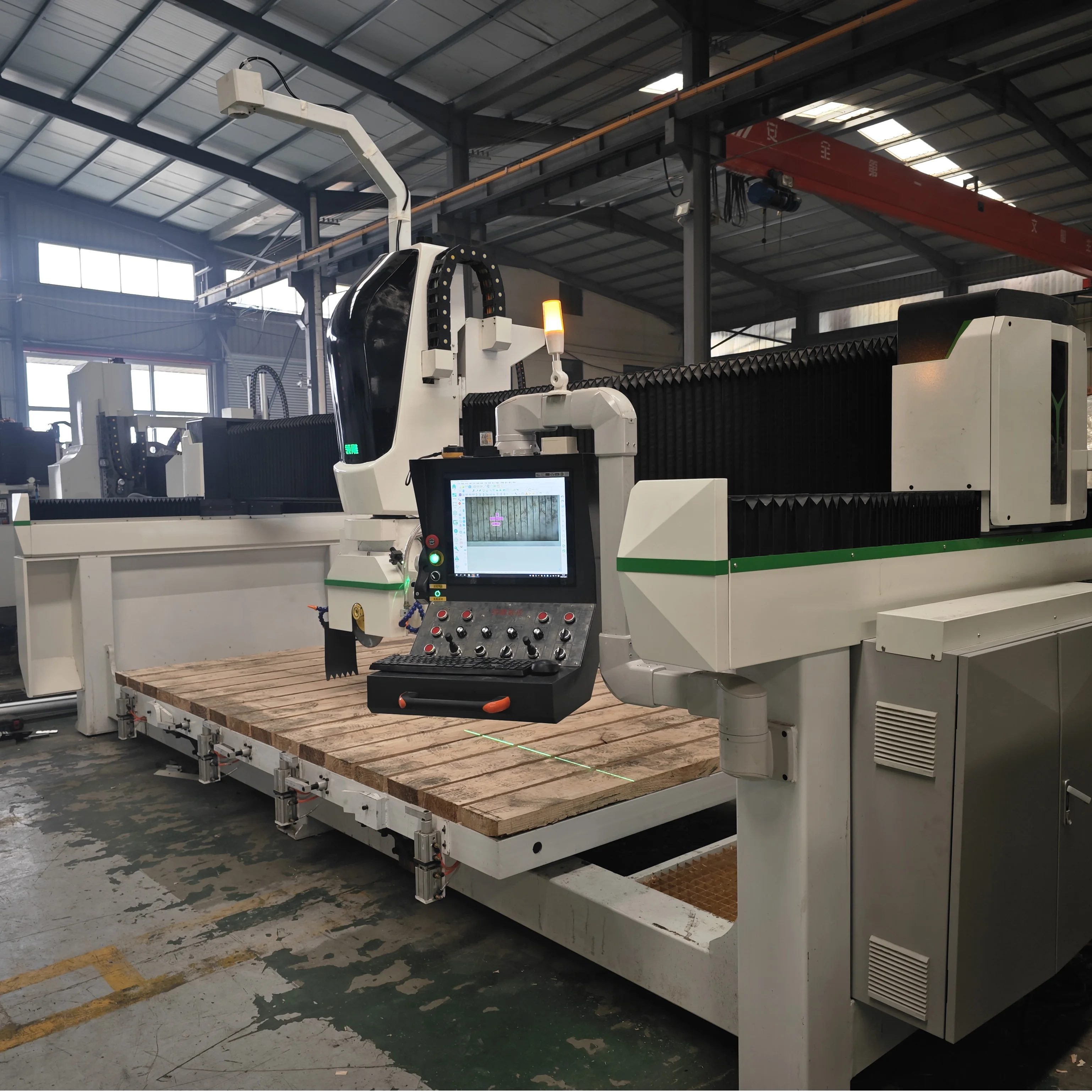 5-осевой станок для резки каменных мостов с ЧПУ LD-Tech может разрезать Горизонтально вертикально скошенный в любом направлении мраморный гранитный сердечник двигателя