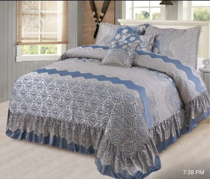 Luxury 6 Pcs Bridal Embossed Soft Velvet Frill Bedding Set With