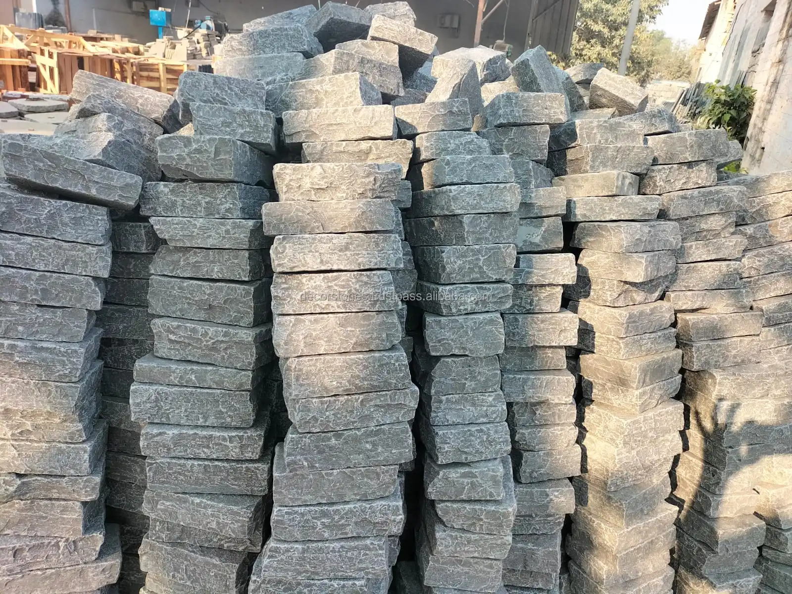 High Quality Tandur Grey Limestone Tumbled Cobble Stone Pavers 14x20x5/7 cm Durable Farmhouse Design 5 Year Warranty Total