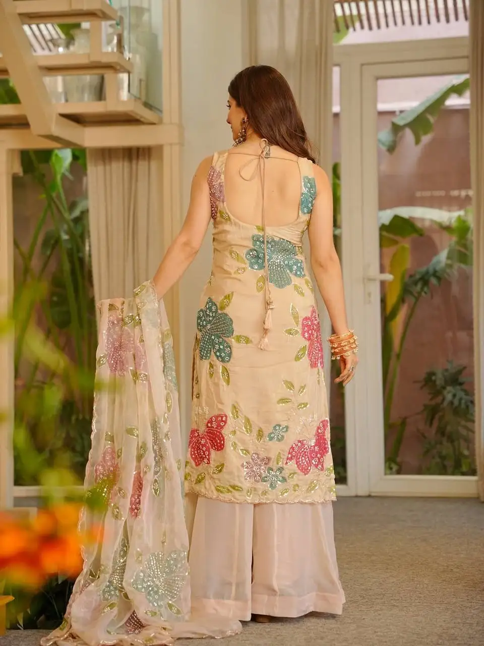 New Panjabi Beautiful Sexy Punjabi Girl Salwar Suit with Gharara Neck  Designs Woman Ethnic Bottoms Dress Wholesale for Adults