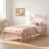 Letto singolo in metallo a forma di cuore rosa