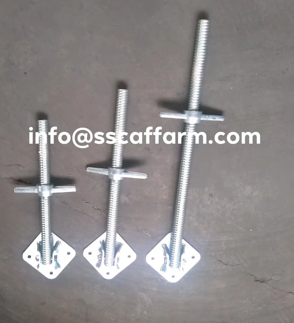 Modern Design Adjustable Screw Jack Galvanized Steel Scaffolding with Swivel Base Plate