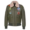 Insignias verdes Pelo beige encendido
