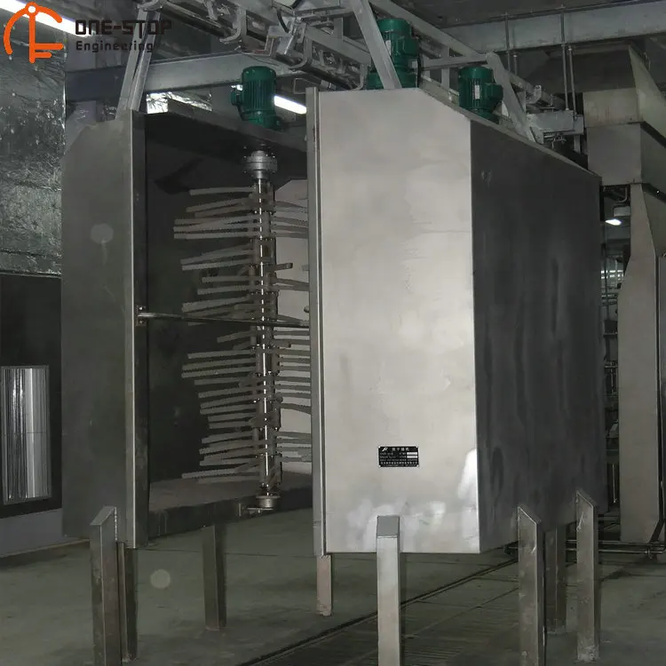 Headphone cleaning machine is used to clean pig carcasses and control pollution before scalding