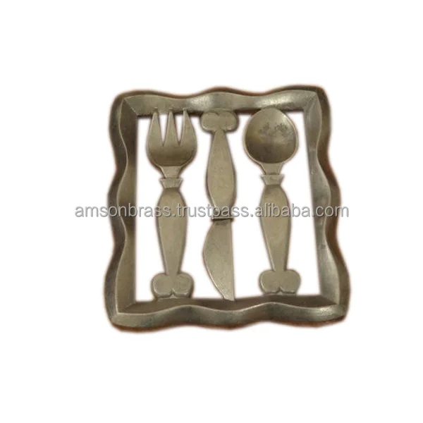 Classic Style Rectangular Decorative Metal Trivet Eco-Friendly Aluminium Cutlery Antique Heat Resistant Trivet