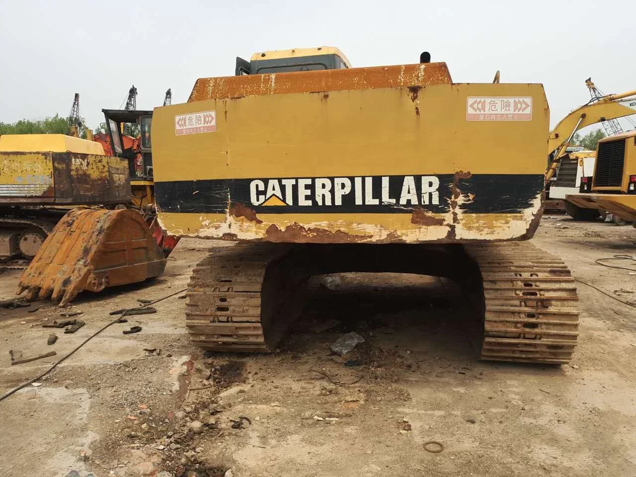 キャタピラーe200中古キャタピラーe200bクローラーショベル機械日本製