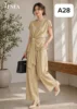 Beige, rouge foncé