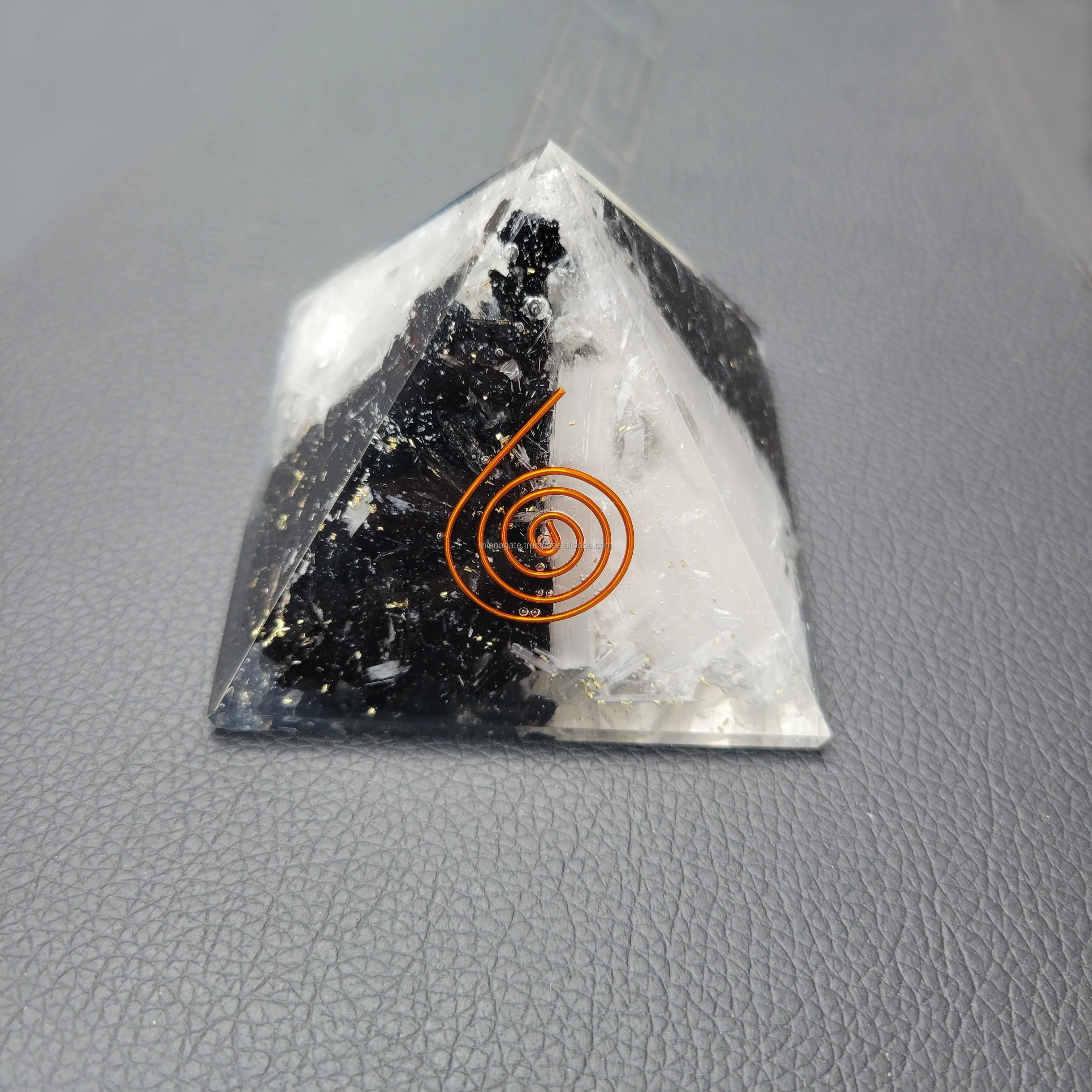 New Arrival Vertical Split Black Tourmaline Selenite Orgone Pyramid Crystal Healing Gemstones Wholesale Orgonite Reiki Pyramid