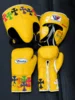 Corazón cromado amarillo