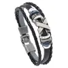 Pelle Nera + Accessori in Argento Antico